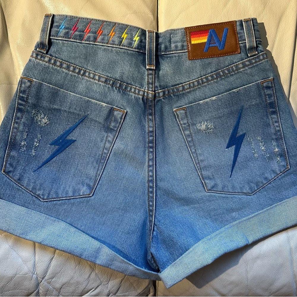 Aviator nation highwaisted 24” denim short. Worn few times/excellent condition!
